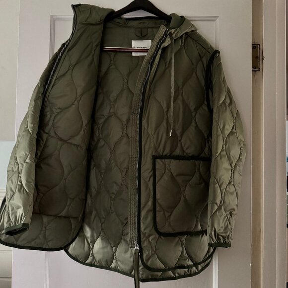 Everlane ReNew Quilted Hooded Liner - Picture 9 of 10